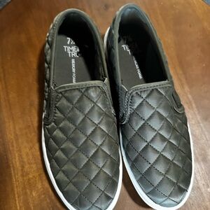 Time and Tru Women's Quilted Slip-On Sneakers - Dark olive green